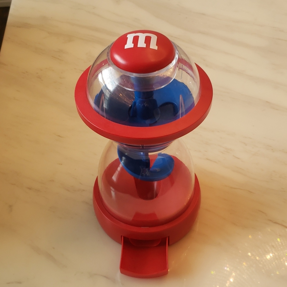 Candy dispenser
